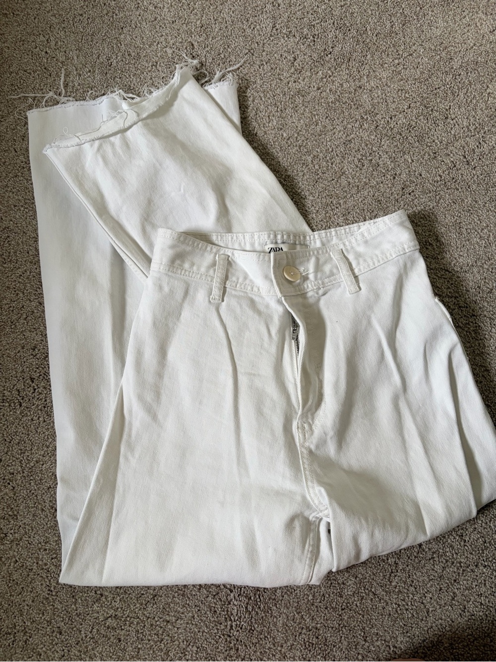 Zara Off-White Denim Jeans with Label Detail